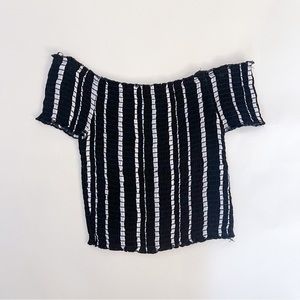 Kendall & Kylie Black & White Smocked Crop Top. Size XS. Perfect Conditon